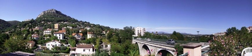 panorama vue de la terrasse et restaurant